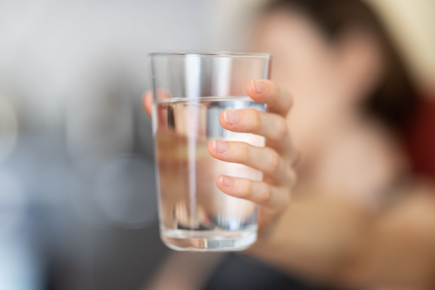 uống từ 2-3 lít nước mỗi ngày khi nhịn ăn