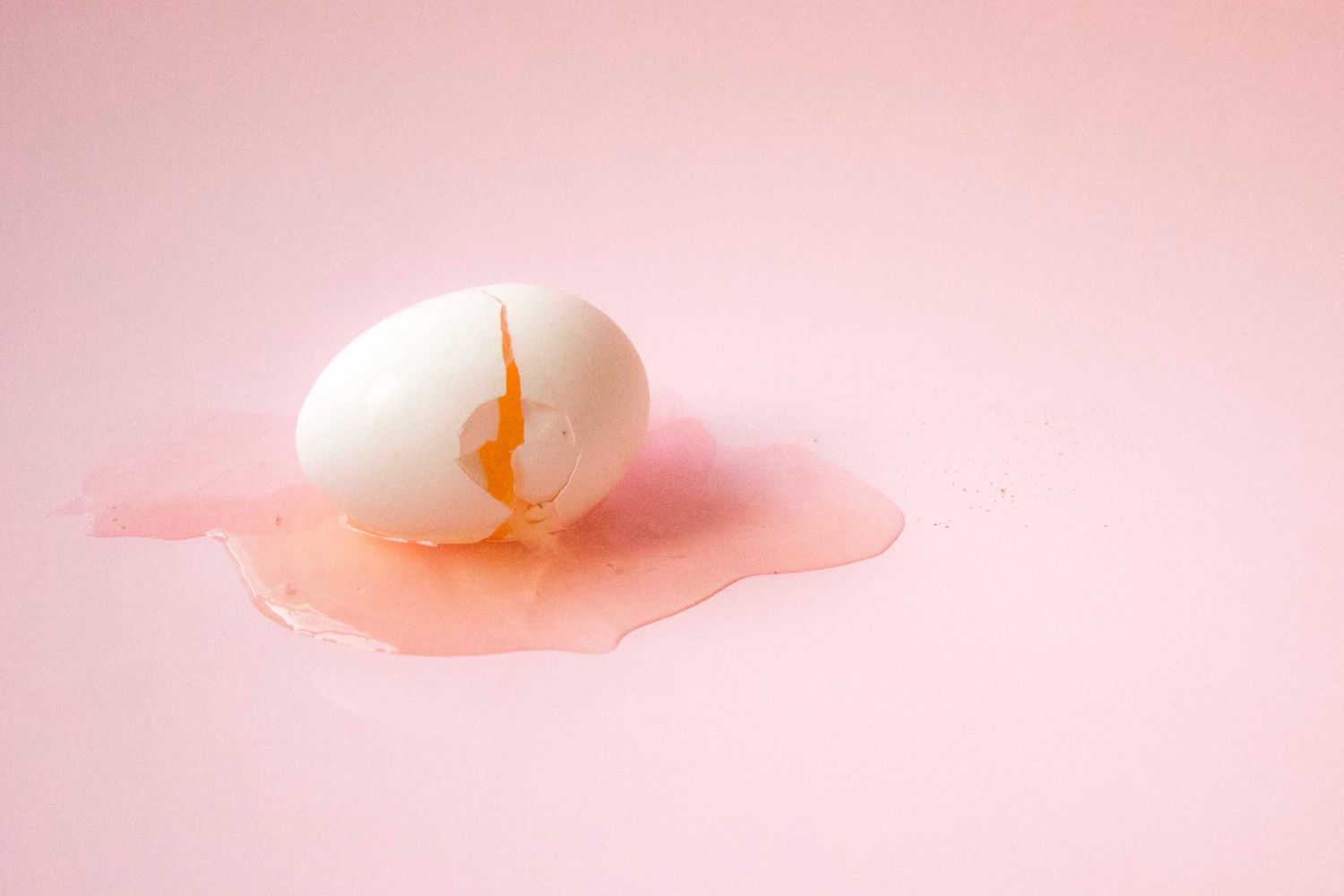 Trứng gà nào tốt cho sức khỏe nhất: Trứng thông thường, trứng giàu omega-3 hay trứng nuôi tự nhiên?