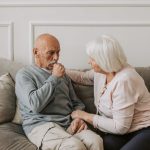 Các triệu chứng, nguyên nhân và điều trị của bệnh Parkinson: Hướng dẫn toàn diện